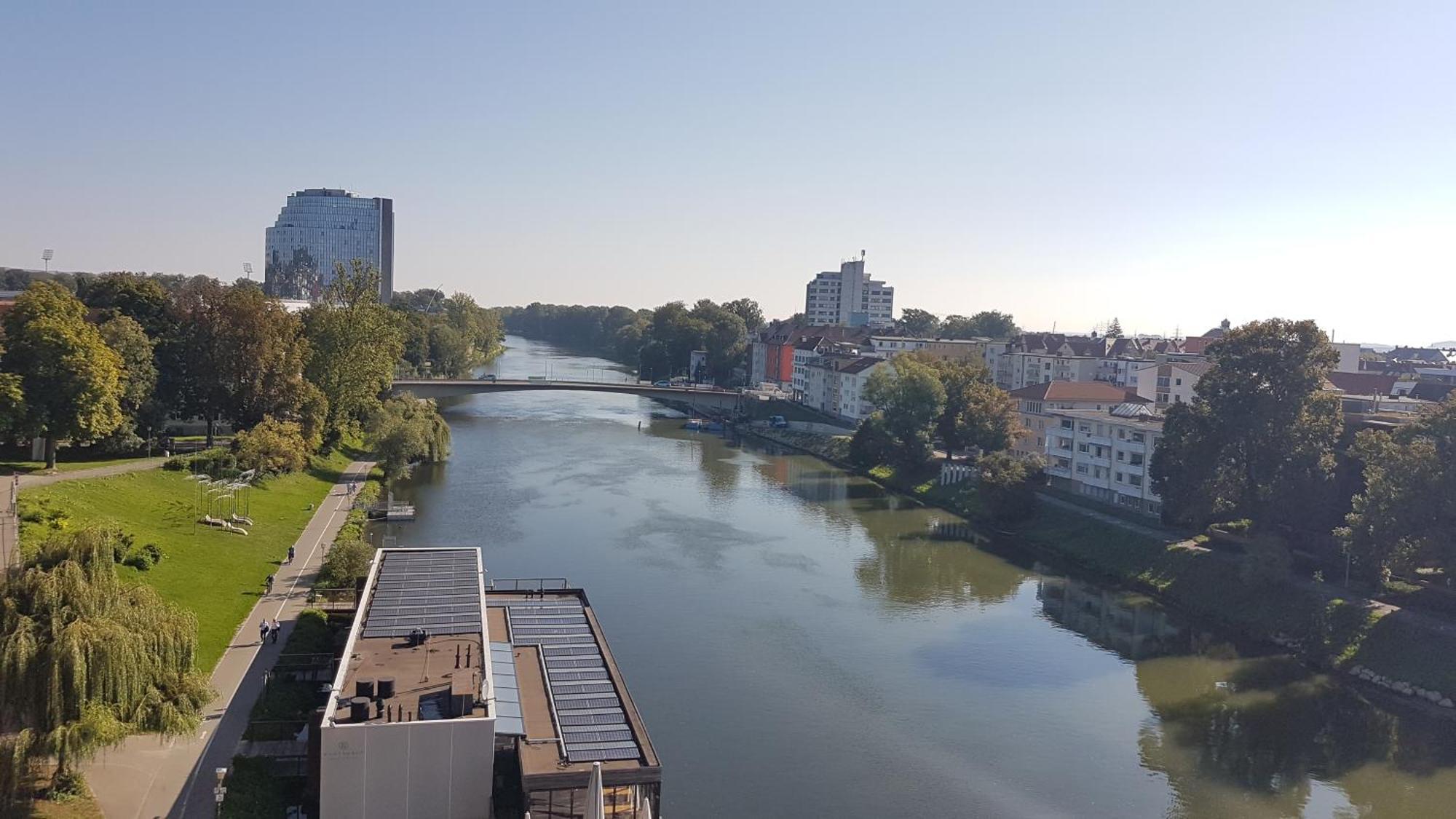 100M Zum Ulmer Muenster: 57M² Wohnung An Der Blau Bagian luar foto